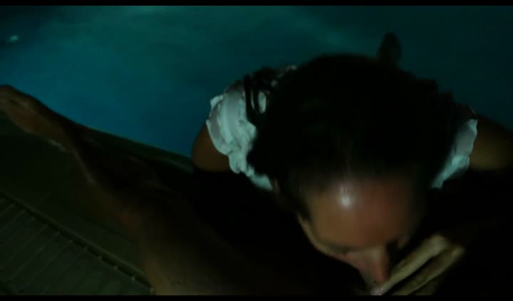 Ann4belMassina – Nachts im Freibad eingebrochen