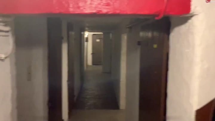 Aylar – FREMDEN Keller vollgepisst – Mega NS Flut