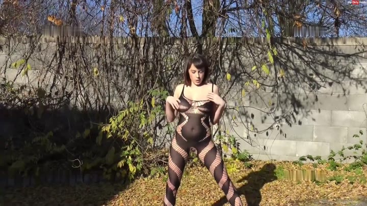 CrazyAndWild – Im sexy Nylonbody zeig ich dir meine Ficklöcher