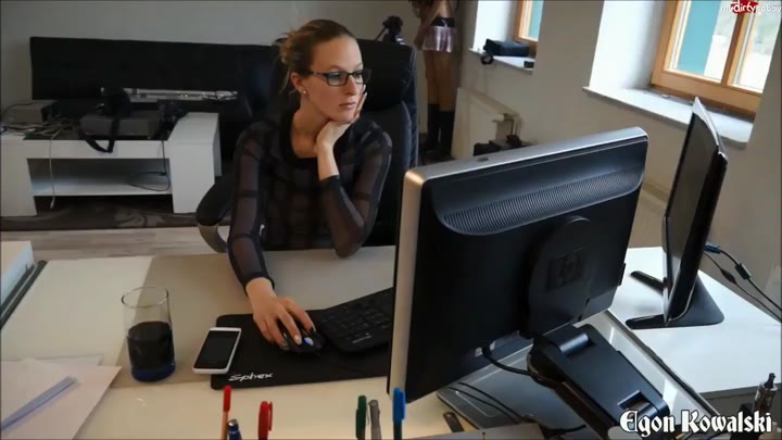 Eg0n-Kowalski – Unsere geile Sekretaerin Part 1