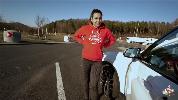 J3nny_St3lla – Publik – Rastplatz A7, mega Pipi