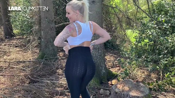 Lara-CumK!tten – Dorfschlampe fickt mit jedem – XXXL Facial geschluckt