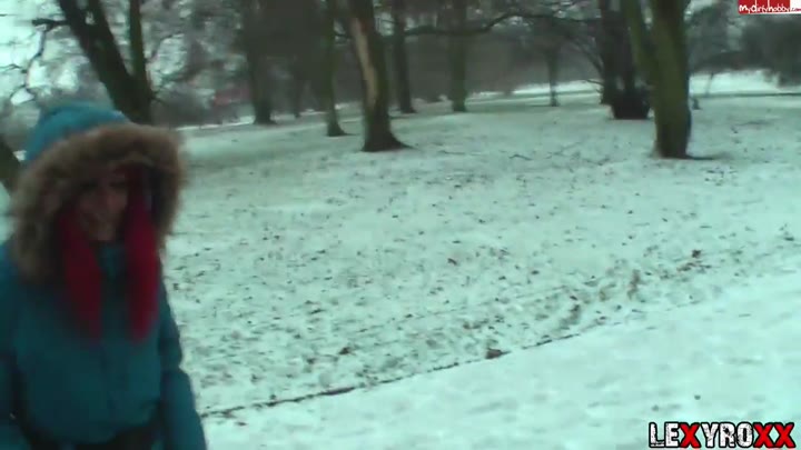 LexyR0xx – Mutprobe bei -8 Grad – Haettest du dich getraut