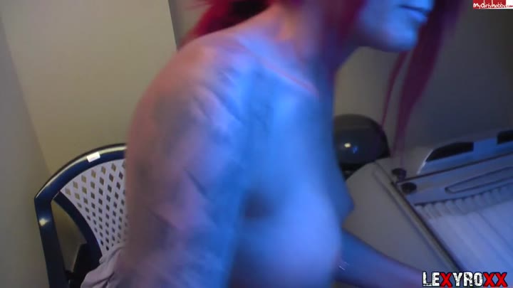 LexyR0xx – Vom aufdringlichen Jungschwanz als Spermaklo benutzt