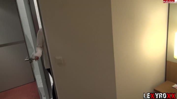 LexyR0xx – Vom Exfreund ausgesetzt und vom Familienvater durchgefickt