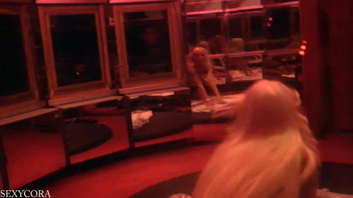 sexy-c0ra – Heiße anale Dildoshow in der Peepshow in Graz