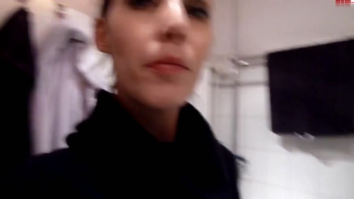 ViktoriaGoo – Pissing on Ice