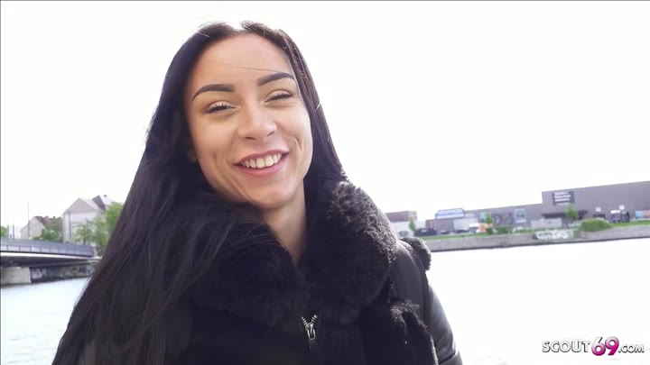 German-Scout – Latine Caramella Del X beim Porno Casting