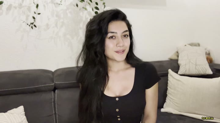 Lotuslady00 – Geht das zu weit – Zum 1x mal auf einer Pornoseite in Unterwäsche