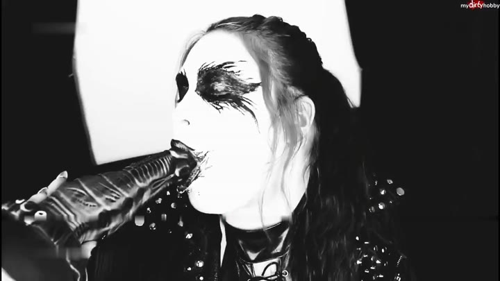 MinaDemonic – Black Metal Xtrem Squirting