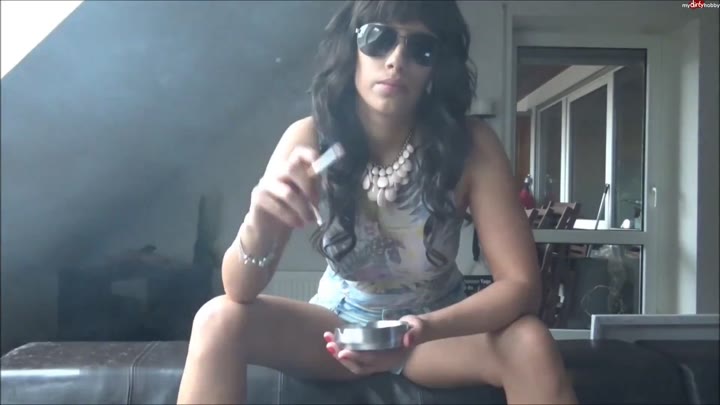 Samantha-Fuxx – Smoke & spitting