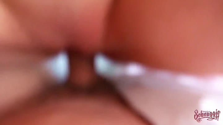 schnugg!e91 – OMG – Extrem nass nach Sexentzug und Riesenschwanz im Arsch