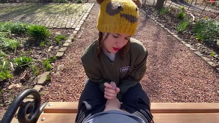 Anne-Eden – Public – Fremdverfuehrt und erwischt