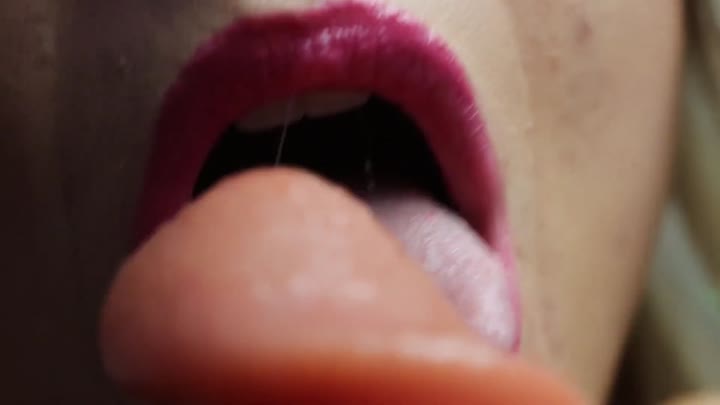 B!bixxx – HAPPY SPRITZMAS – DICKE SPERMA- LADUNG vom Weihnachtsmann