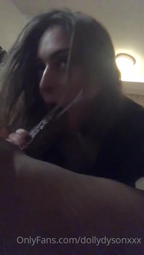 D0llydyson – PrivatVideo – Den Schwarzen Schwanz im Mund verschwunden