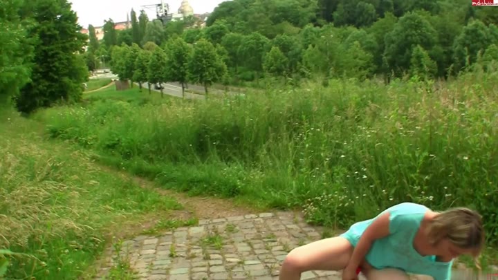 Doreensworld – Die tägliche Fotzenstopfung outdoor