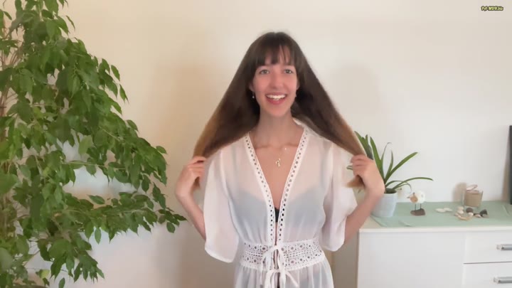 Layla_von_H0hensee – So aufgeregt war ich noch Nie – 1. mal in Unterwaesche