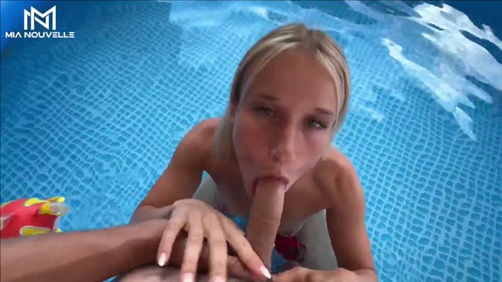 Mia-Nouvelle – ARSCHFICK STATT BADEN – POOL ANAL ZÜNDET SPERMAWELLE
