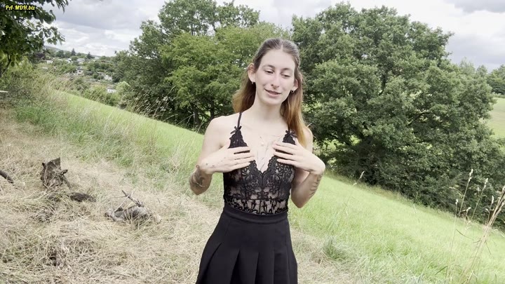 Emmasweetsugar – Was habe ich getan – Zeige mich Zum 1x Nackt und das im Freien