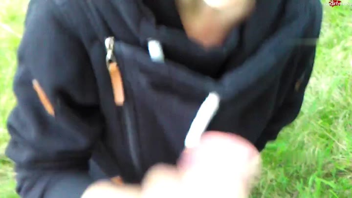 JuleStern – Handjob bei meinem ersten Date