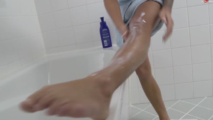 KaitySun – Bodylotion am ganzen Körper