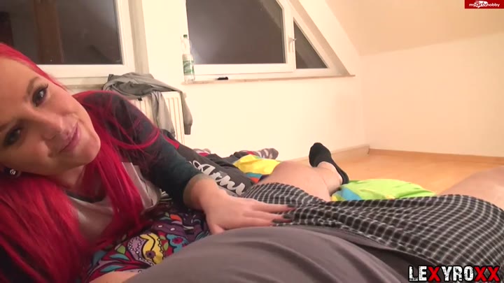 LexyR0xx – Ungeschuetzt gefickt beim ersten Date