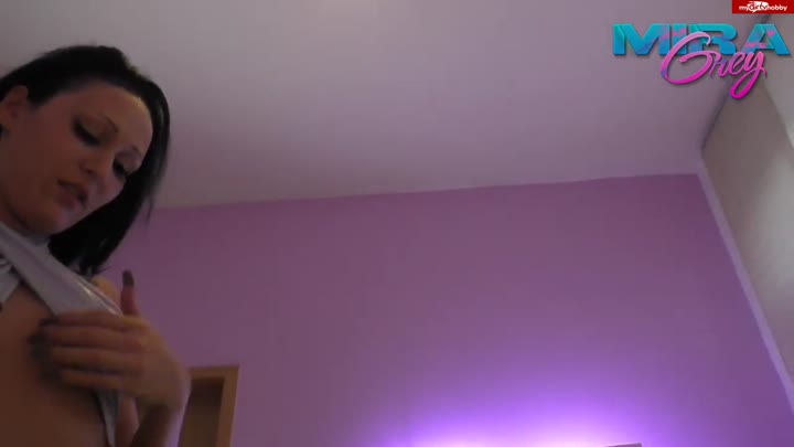 Mira-Gr3y – Die Perfekte Frau