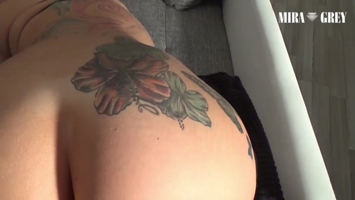 Mira-Gr3y – Prall Arsch Besamung