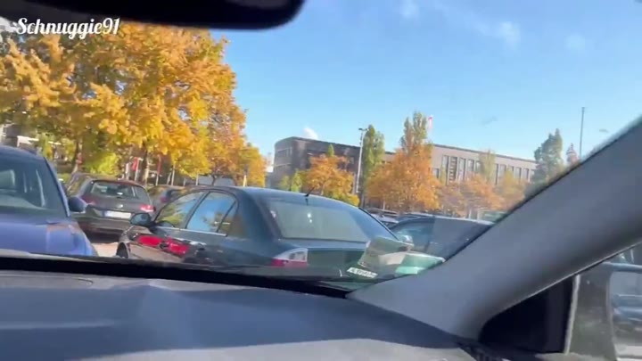 schnugg!e91 – Venus Berlin – Public auf dem Messe-Parkplatz