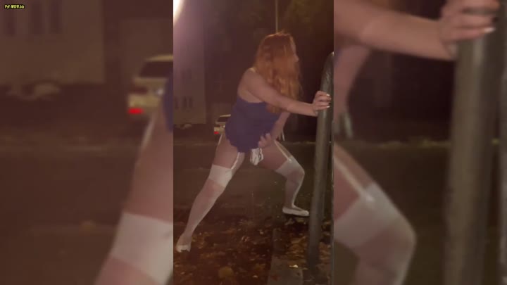 Iva_S0nnenschein – Erwischt worden beim public Piss in Berlin