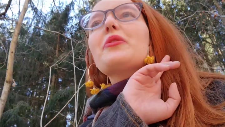 Iva_S0nnenschein – Typisch – Mein erster Wald-Piss und ich sau mich ein