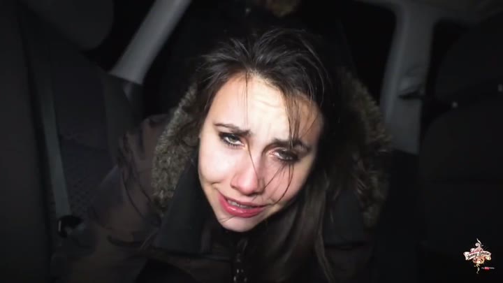 J3nny_St3lla – Ueberrascht – Fremder fickt mich im Auto – Publik – Outdoor – Besamung