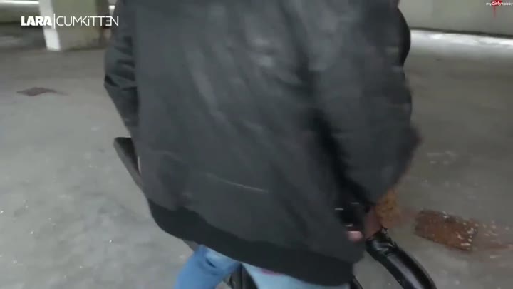 Lara-CumK!tten – Stiefel Schlampe hart zerfickt – Devotes Fickfleisch nach der Party benutzt