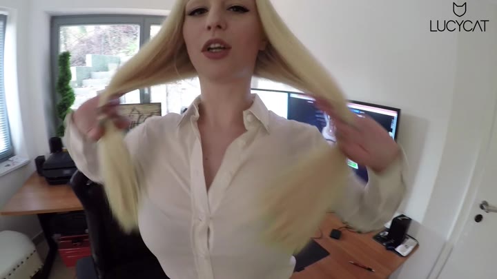 Lucy-C3t – Fuck – Mein Chef schaut meine Pornos