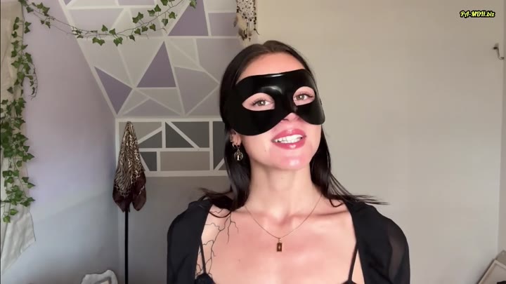 Luisa-Lovely – Her we go again – Nackig back on Track