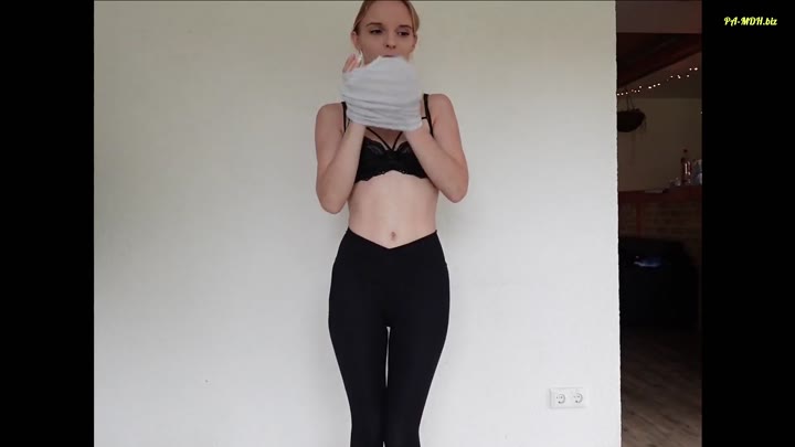 LunaLacroix – Oh mein Gott – Ich zeige mich das ERSTE MAL in Unterwäsche