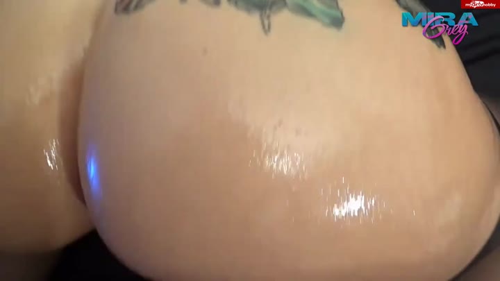 Mira-Gr3y – Sperma-Flut nach 3 Loch Fick