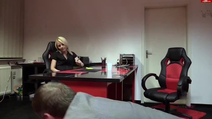 Ashlee-Cox – Fieses Verstellungsgespräch