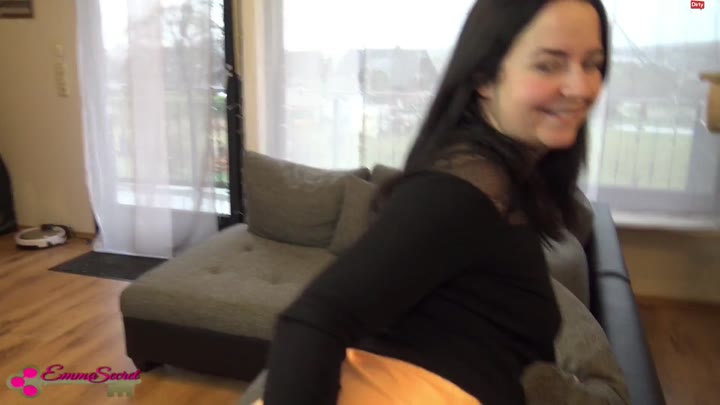 EmmaS3cret – WTF – AO-Quickie mit dem Postboten