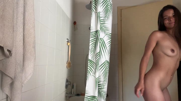 EmyRose – ACHTUNG – DAUERGEIL – Beim Duschen geil geworden – So mache ich es mir am liebsten