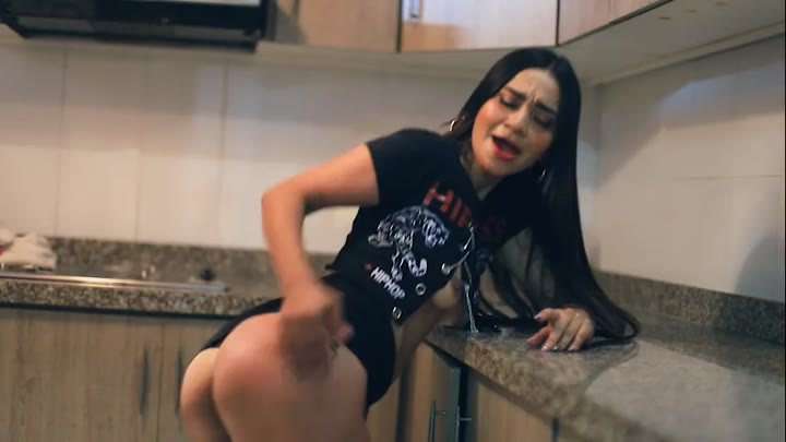 LilyRamirez – Versohl mich, aber versohl mich hart