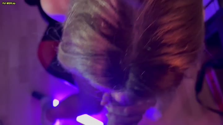 MiaMinou – Schwanzgeiles Luder will harten Fick auf dem Office-Tisch