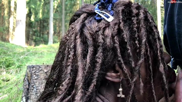 Samira68 – Quicky im Wald