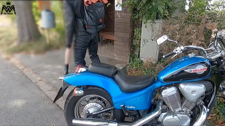 Wet-W0nder – OMG – Motorradfahrer erkennt mich beim Public Piss und will mitmachen
