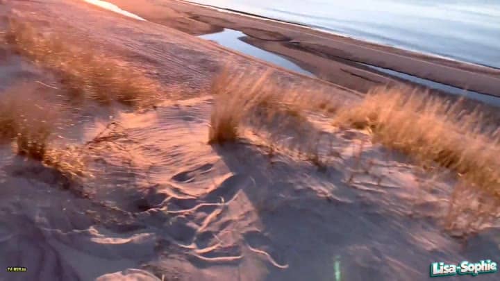 Lisa_S0phie – Public Fist am Ostsee Strand