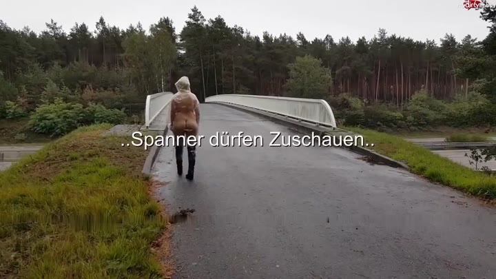 MandyReal – MutProbe – Nackt Publik Autobahn