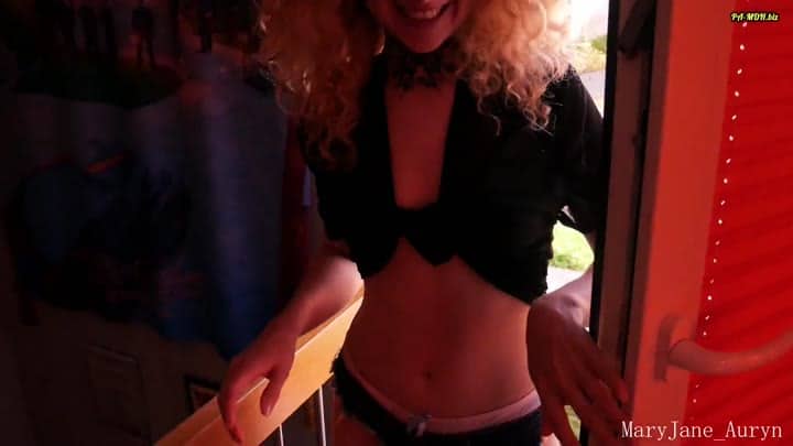 MaryjaneAuryn – Schamlos ausgenutzt – Fremder geilt sich an mir auf Part 1