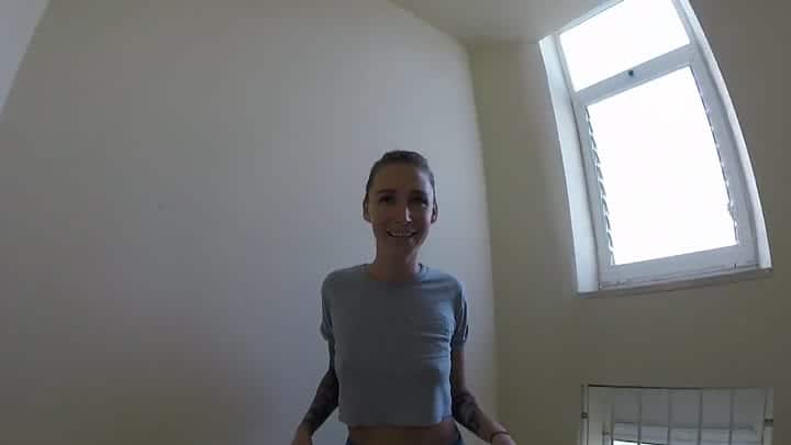 Owiaks – Geiles mädchen lutscht schwanz mit spermaschlucken in der Öffentlichkeit