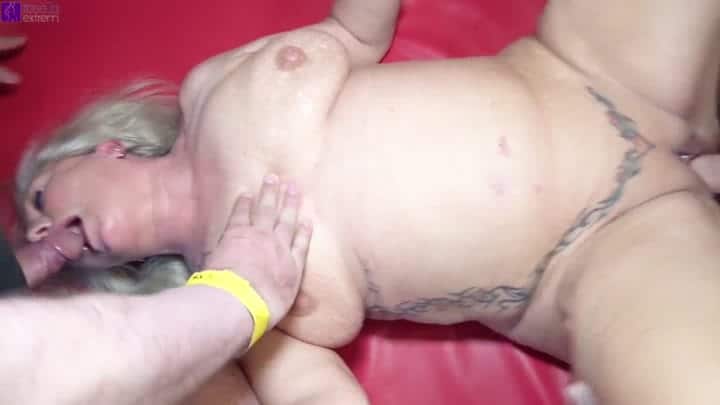 RosellaExtrem – Harter AO-GangBang mit Männertruppe aus dem Saarland Teil 2