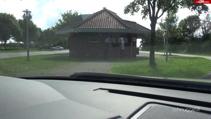 schnugg!e91 – Schnellspritzer beim Rastplatzdate im NylonCatsuit